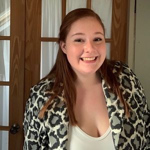 Meet your Posher, Chloe